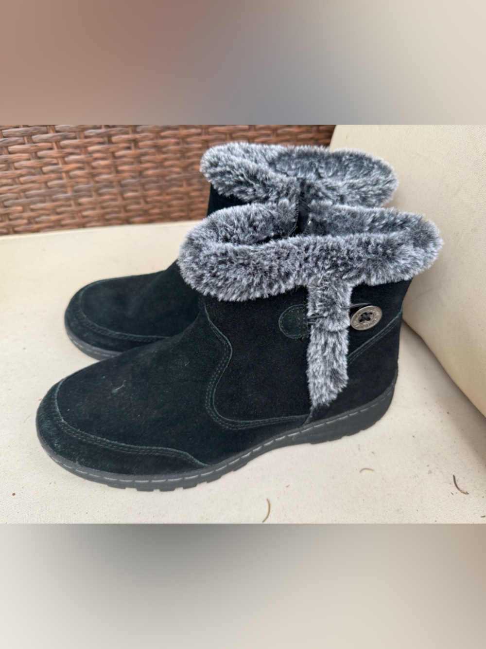 Khombu Black Boots with Gray Faux Fur Trim